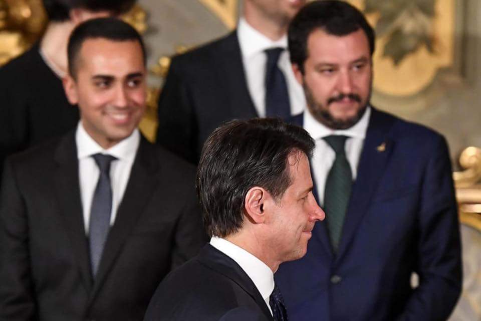 Sequestrano 140 eritrei per distrarre 60 milioni di italiani ➡ goo.gl/ZKp2KZ