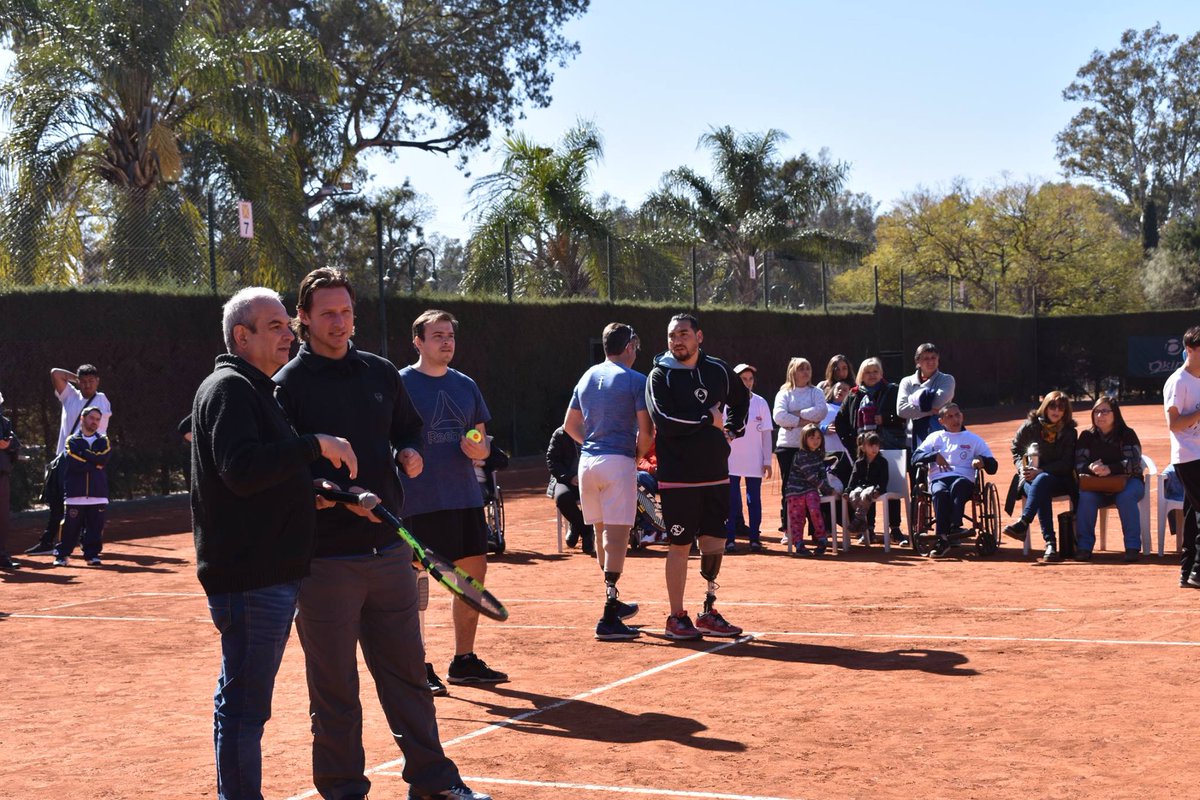 #TenisAdaptado <a href="/NalbandianDavid/">David Nalbandian</a> acompañó el TENIS PARA TODOS, una muestra de la inclusión a través del deporte organizada por la Fundación
fundacionnalbandian.org/tenis-para-tod…