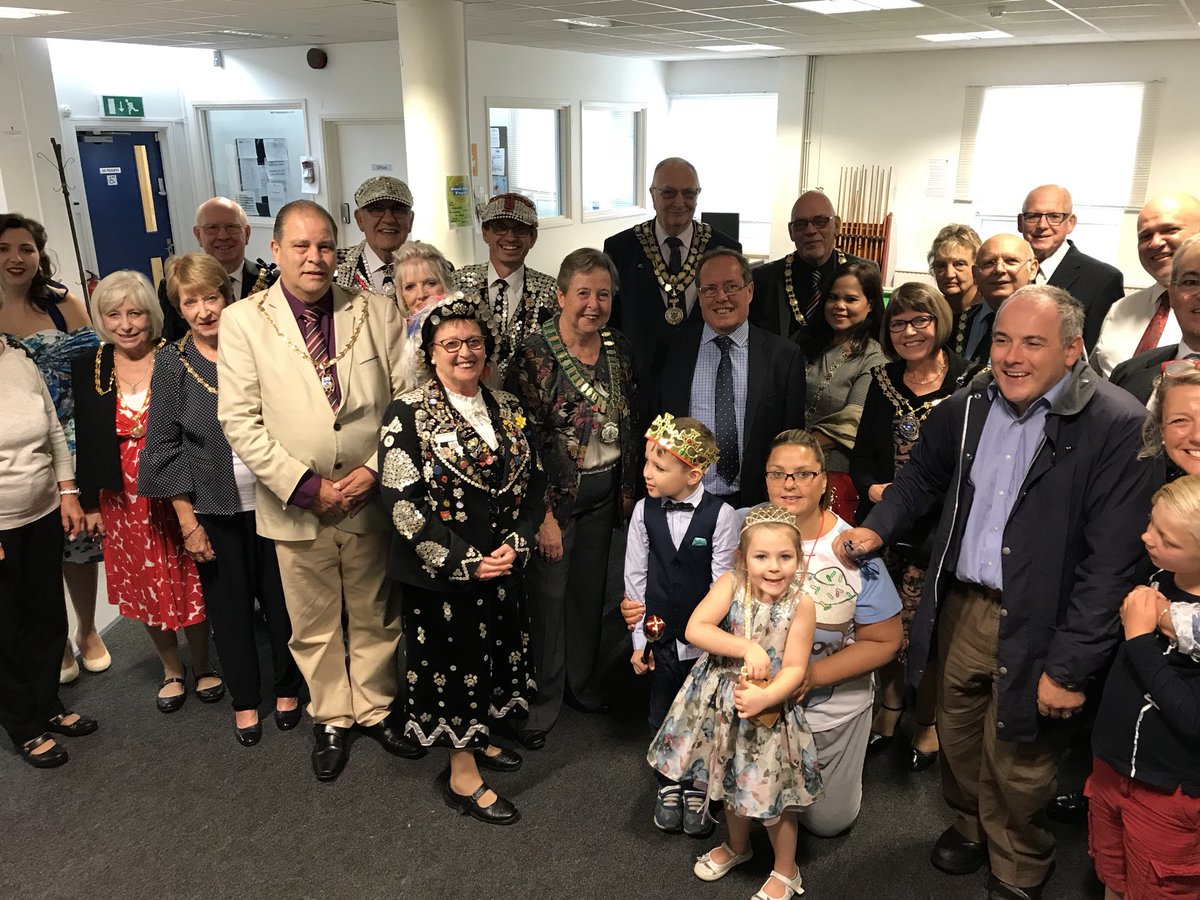 We have shown that even with the rain, Harlow has the best community spirit! What a wonderful way to show the Mayors and Chairs from neighbouring authorities and the Pearly Kings and Queens! <a href="/HarlowCouncil/">Harlow Council</a> <a href="/HarlowCarnival/">Harlow Carnival 2019☀️ 🎉 🎭 🎼</a> #BigUpHarlow