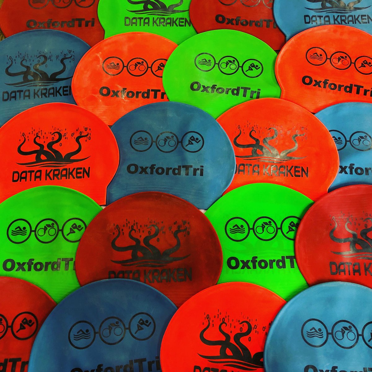 OxfordTri's tweet photo. Race set up in full swing for tomorrow’s sprint triathlon @RadleySportsCen ! Looking forward to seeing you all (and the sun!) tomorrow morning!
#oxfordtri #triathlon #swimbikerun #racelocal #oxford #oxfordlife #swimhat #datakraken https://t.co/NkDJnAUkuB