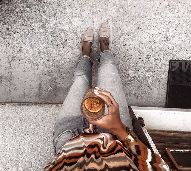 Miss__Mands's tweet photo. Sunday perspective 🍹
.
.
.
#Ootd #wiw #missoni #vintagedenim #vintagecuff #sundaycocktails #almondshapenails #brunchvibes #lookoftheday #Parisian #tattoosofinstagram https://t.co/5yLiEjjqsv https://t.co/xbo5ZhMrZf
