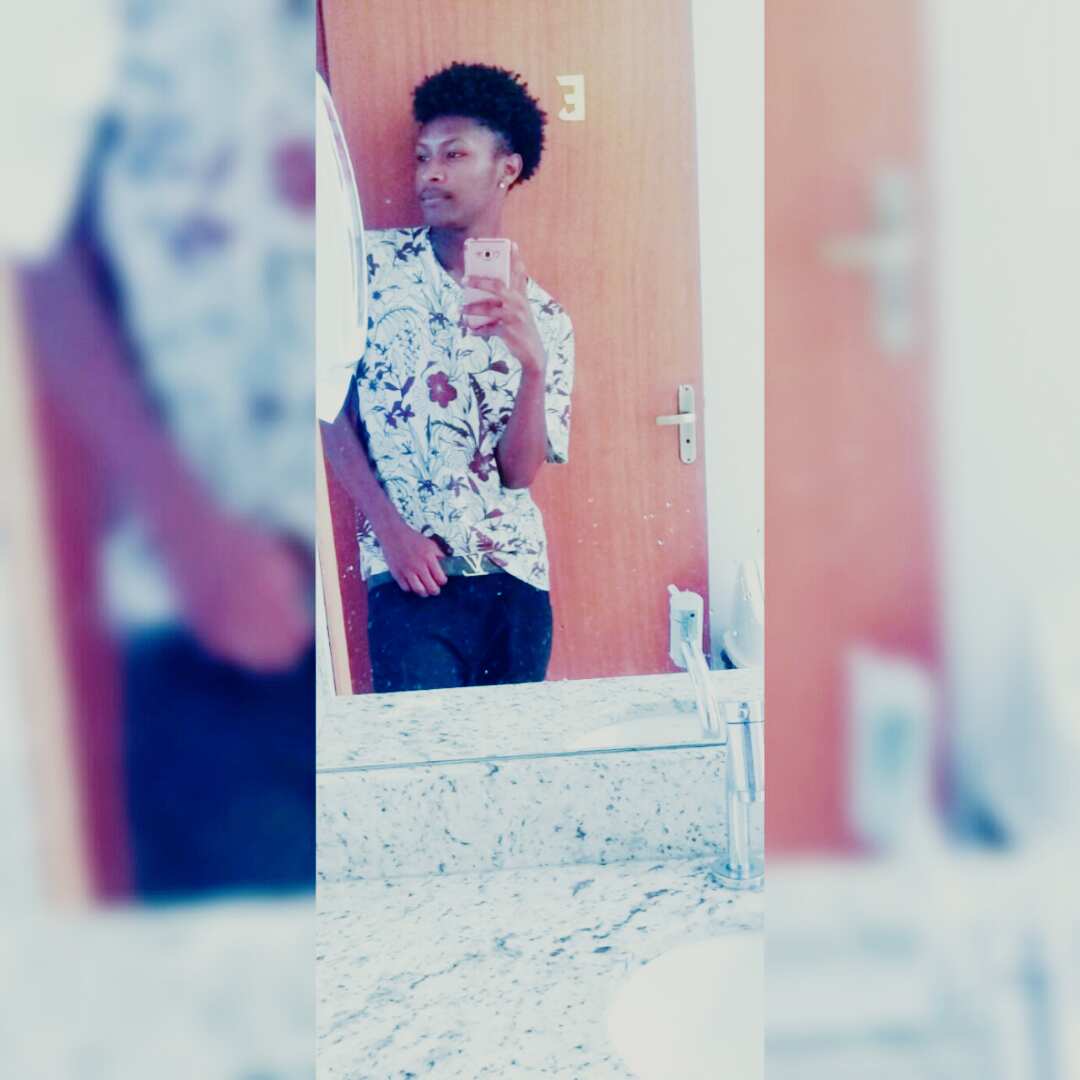 BlackSaantos's tweet photo. Minha Cor Não Me Atrapalhou,Só Me Abençoou...🎶🙌👏😍😌
#SrBlack 👑💋 https://t.co/yDFykGdc9m