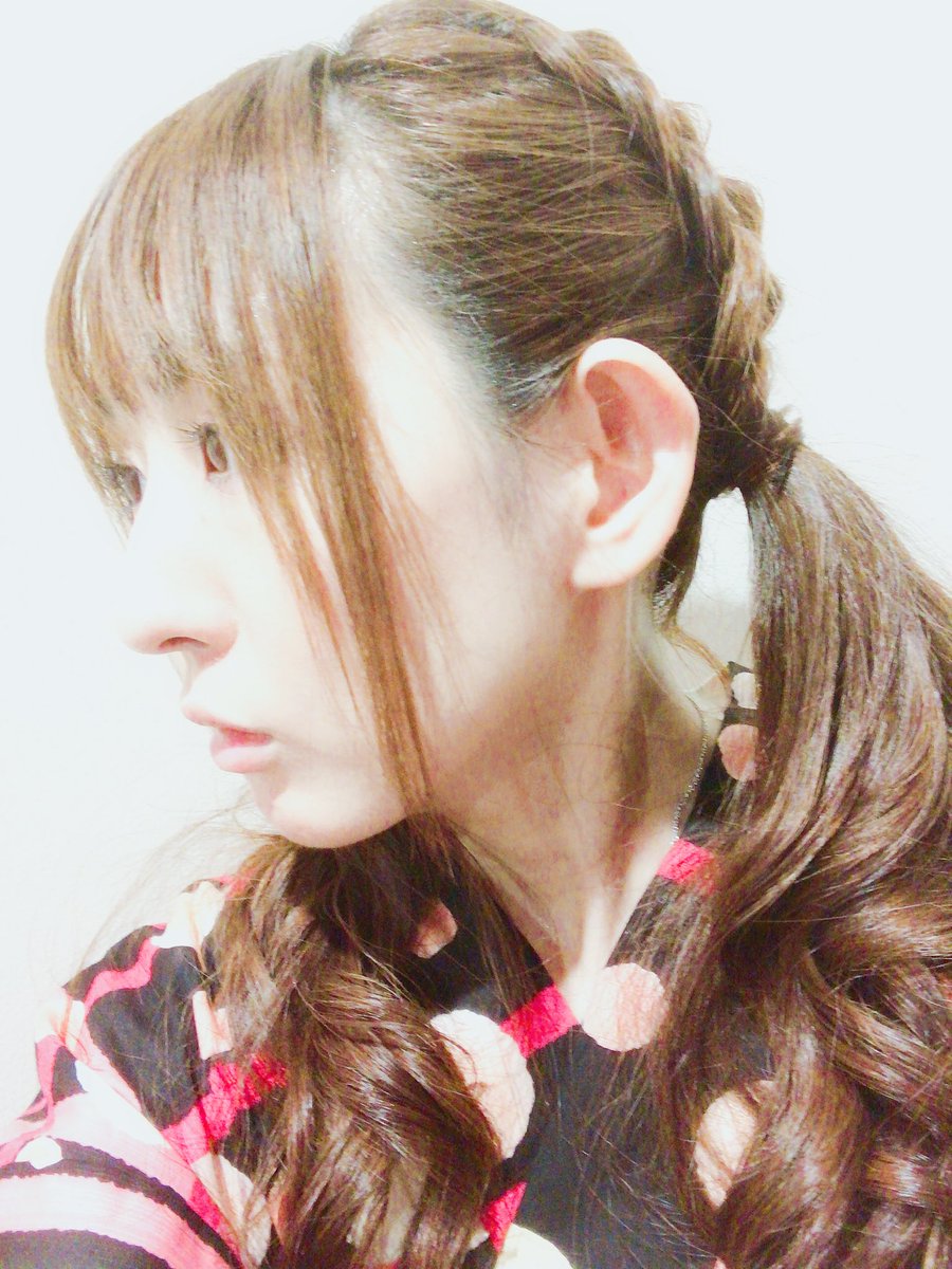 富樫美鈴 髪型も凄く可愛くセットしてもらいました W 三 W ﾋｭﾝﾋｭﾝ 着付けは安心と信頼の元子先生 帯 アレンジ超可愛い 天才かよ