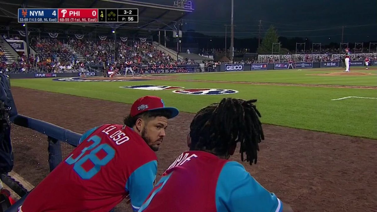 _JorgeAlfaro11's tweet photo. #PlayersWeekend #ElOso🐻 ✌🏼⚾️ con #CompaF @MaikelFranco7 https://t.co/OZUdfLYKBz