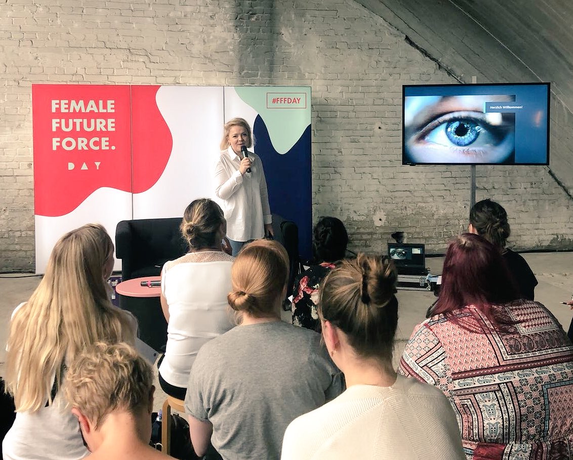 Thank you @EditionF_com for the invitation to give a master class at the #fffday, it was a powerful and inspiring crowd! Had a lot of fun! Check out be-brilliant.de