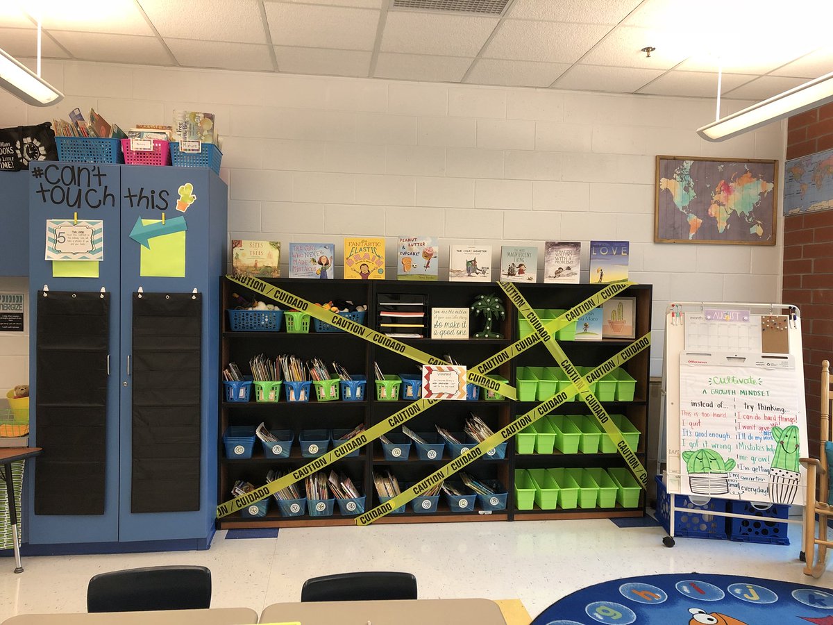ruthpitstick's tweet photo. Beginning of Year favorites on the shelves! Canβt wait to unveil the library this week! πππ #NHCSchat #welovebooks #creatingexcitement #readersareleaders https://t.co/cWdpTrI1OZ