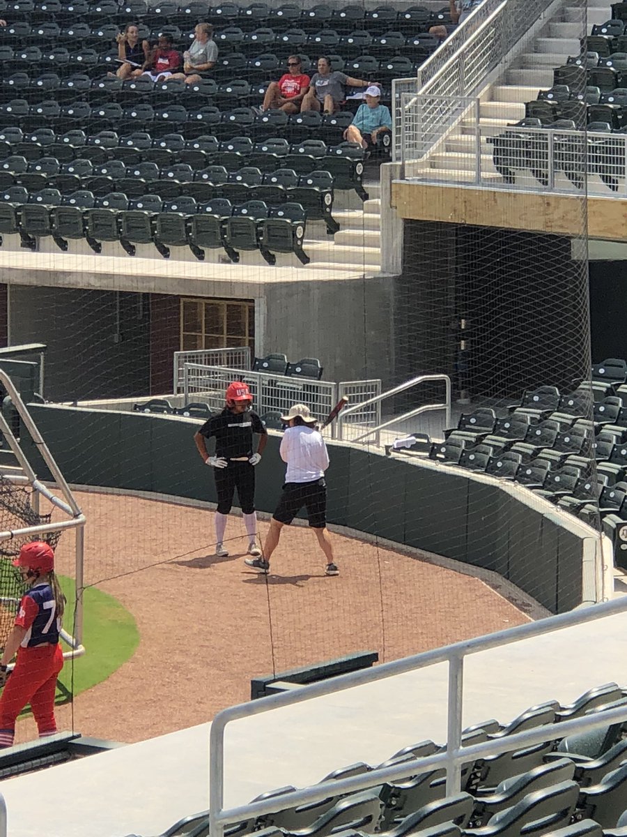 Ang_8ram's tweet photo. America had a Great time at the Texas A&amp;M hitting clinic! Thank you coach Evans, coach Stein and the rest of the Aggie coaches/players!                                  @Coach_Jo_Evans #AggieSoftball https://t.co/FrvlNolECv