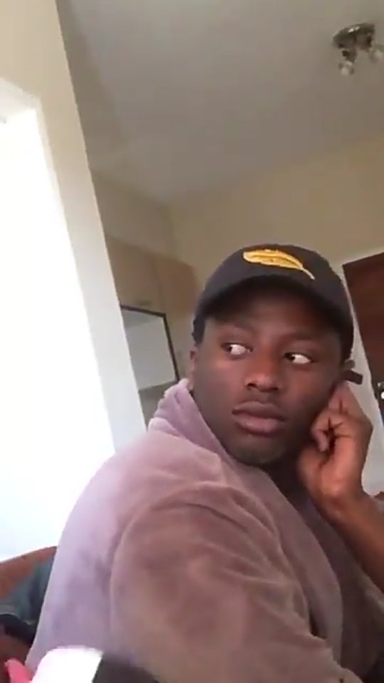 _EmmanuelRSA3's tweet photo. Me everytime Lasizwe post a video trying to be funny https://t.co/tHoVGaSQ5R