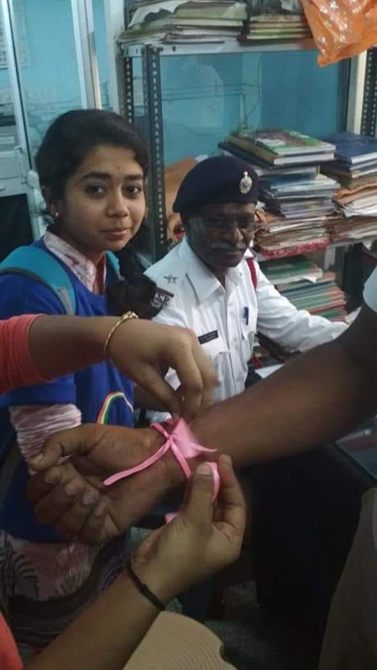 dcseLEAD's tweet photo. To promote eco friendly Rakshabandhan, LEADers from Darbar College #Vijayapura made 150 Rakhis which has seed and thus the thread can be used for Plantation once its purpose is served.
#LEADVijayapura
#LEADKarnataka https://t.co/sSuEKv40cd