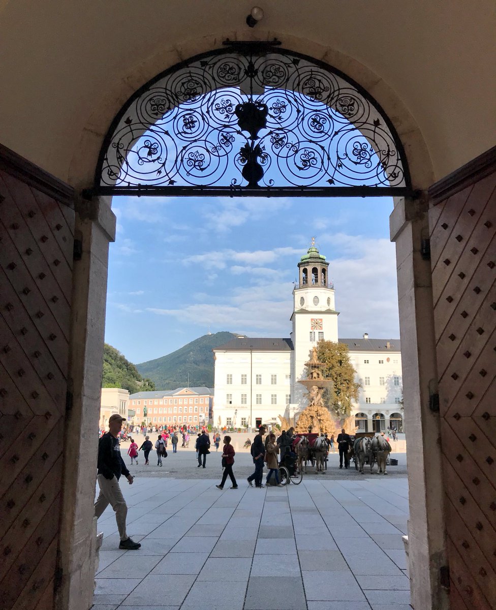 BKrahfelder's tweet image. Kaum geht man ins Museum...

Herrliches Wetter! 😎

#Salzburg #Domquartier