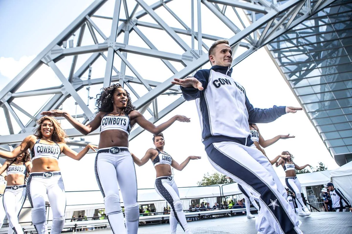 Ready to watch the Boyz send those birdies home with the L! You already know what time it is... HAPPY GAMEDAY! #COWBOYSNATION #DCRB #RBLF #byebyebirdie #NFLdancers #AmericasHipHopTeam #NFLcoedDancers
@DCRhythmBlue @dallascowboys
📸: @rhileephotog