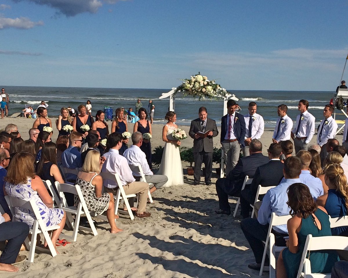 Seashells + wedding bells. 🌊 #BreakwatersWeddings

bit.ly/2sJsZx4