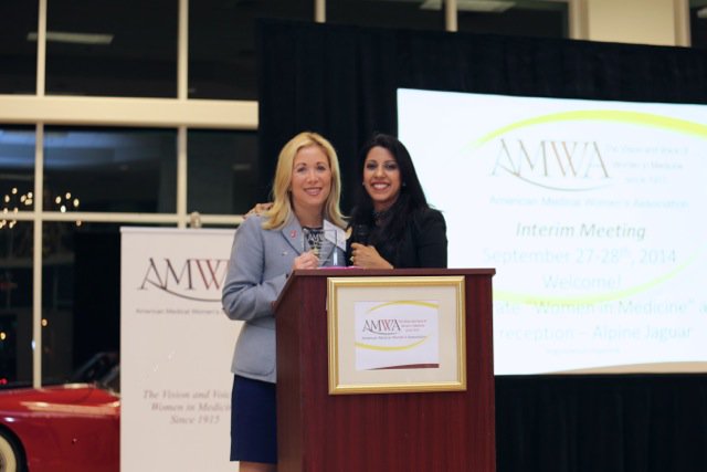 BusyMomMD's tweet image. Happy #WomensEqualityDay! Raise your glass of #healthybeverage to #ToastToTenacity in support of #EqualityForAll @AMWADoctors @AMWA_students @vision2020women #YellowRoseSociety @NSUMDCollege @UN_Women @WomenInMeds #GWIMS