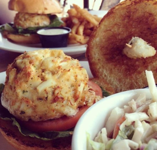 It’s a great day to dine with your loved ones! Come out and enjoy some of Baltimore’s best food and drink! We hope to see you soon!
#sundayfunday  #dinner #baltimore #dockbar