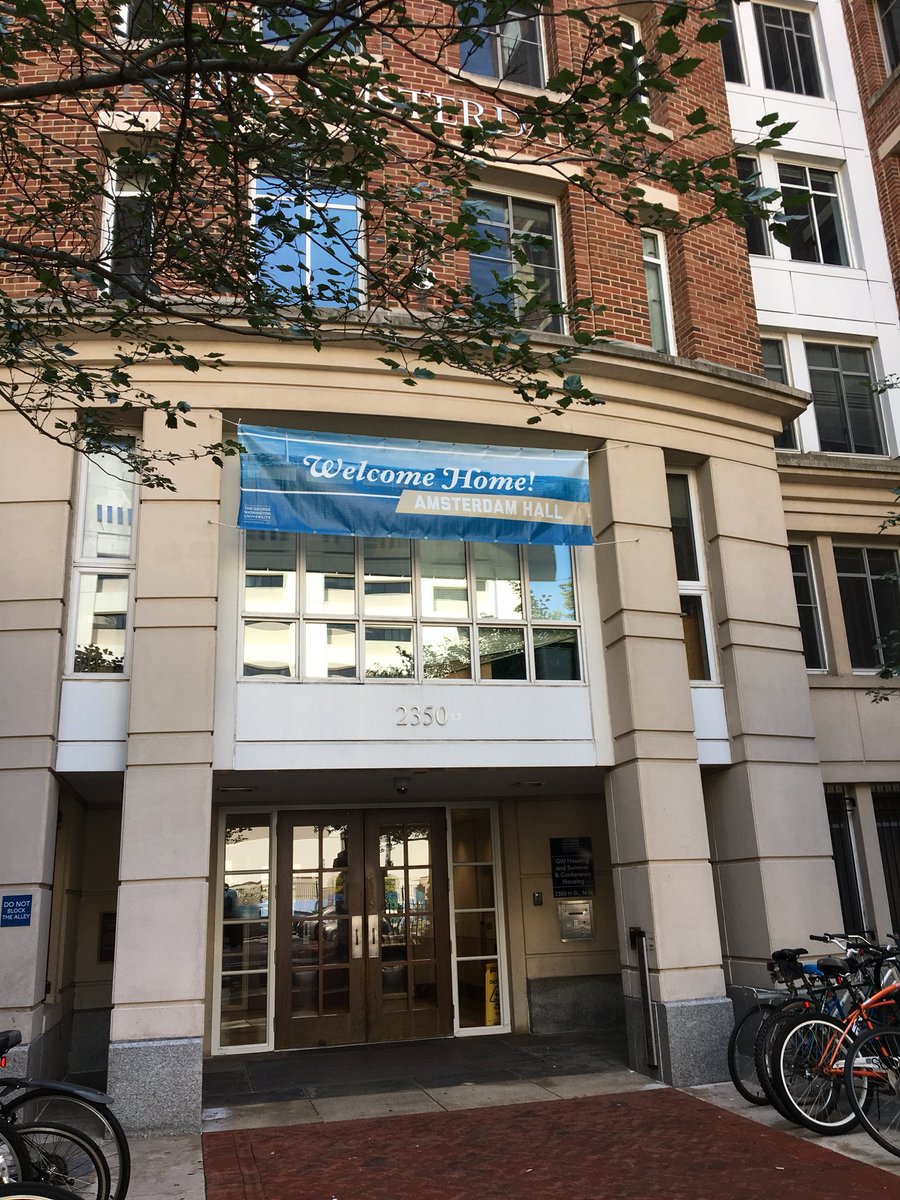 MetroDCMed's tweet photo. Sore throat at GW. Dr. Kinney to the rescue! If you are sick and need a doctor call 202-368-6820. Our doctor comes do you! Check out https://t.co/9ABykvzZKl https://t.co/wzLePZQyRh