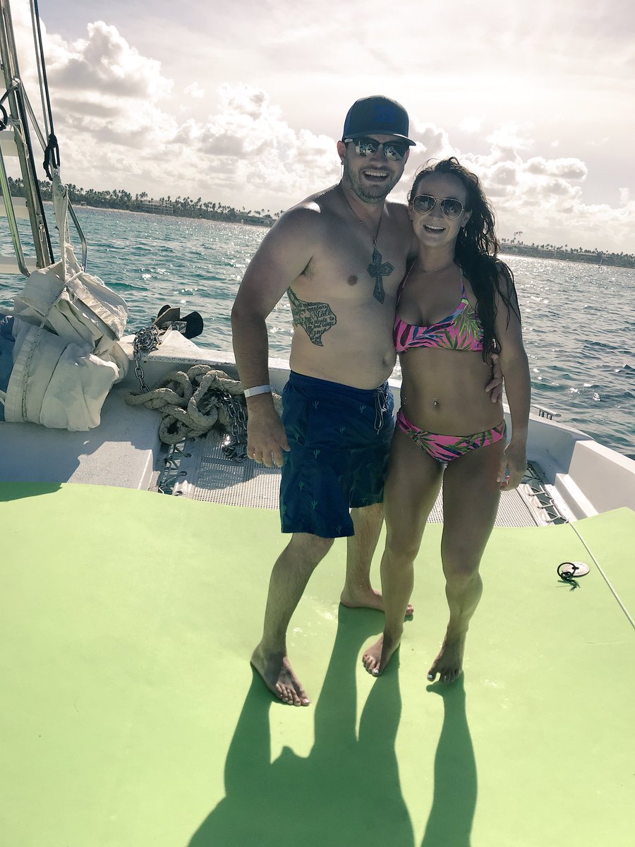 barkerchanie's tweet photo. can’t believe our honeymoon is over with &amp;&amp; it’s back to the real world!😭 https://t.co/bt26GWLtwz