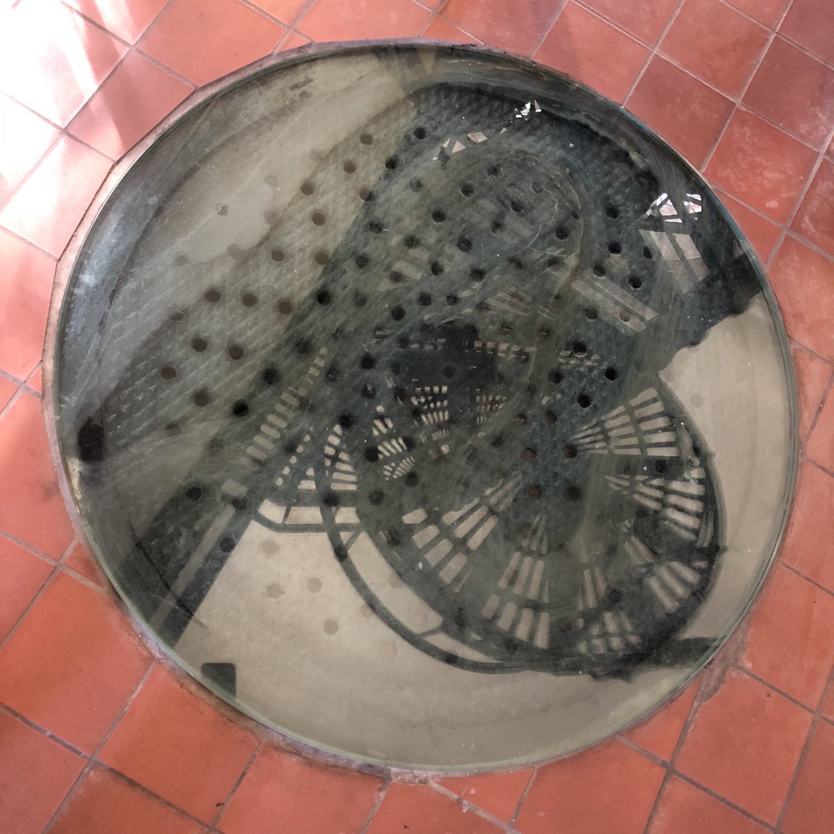 gillianmobrien's tweet photo. Spiral staircase in reflection #Victorianarchitecture #belfast #theCrum #crumlinroadgaol #penalhistory #prison #ironwork #staircase https://t.co/RC6rrxVCCo