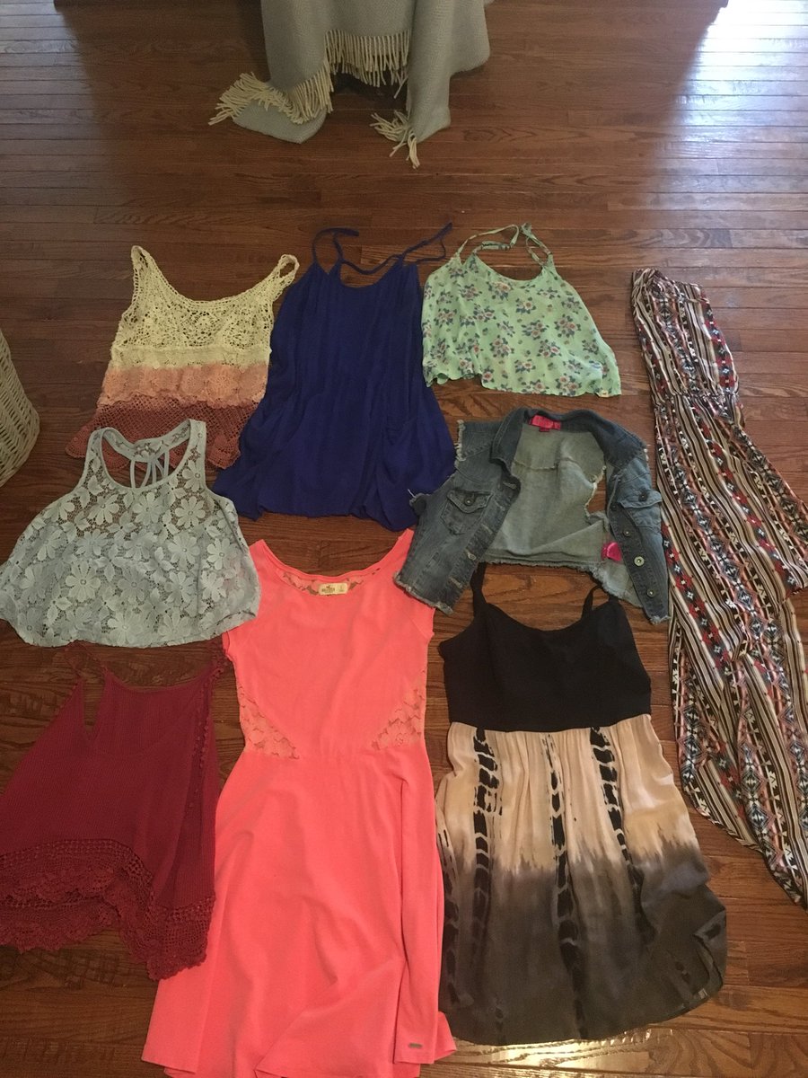 Gucci_Bre's tweet photo. I’m sellin a bunch of clothes on Facebook. Go check it out! https://t.co/o0L68gipqS https://t.co/j0vqqpT8Ef