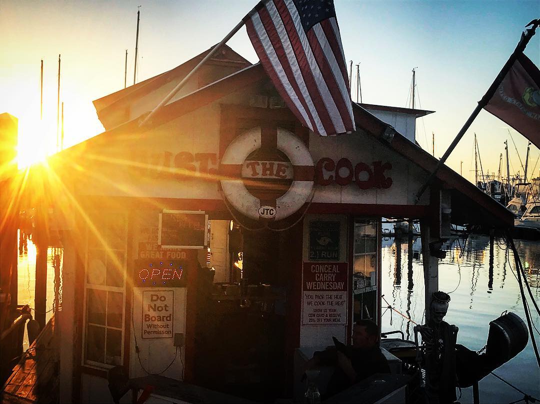destination_pc's tweet photo. While you're in #PanamaCity you have to try Just the Cook's Dan D Donut burger! #tasty #DiscoverPC π #SundayFunday https://t.co/aHhDyN1tw2