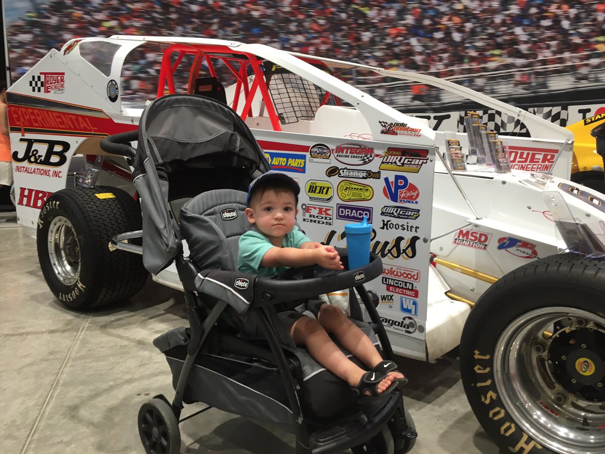 Dan_Kapuscinski's tweet photo. Hangin out with the Mud Buss! #MPK #FutureWheelman @Jimmy_Phelps https://t.co/ojDHsLQhHT