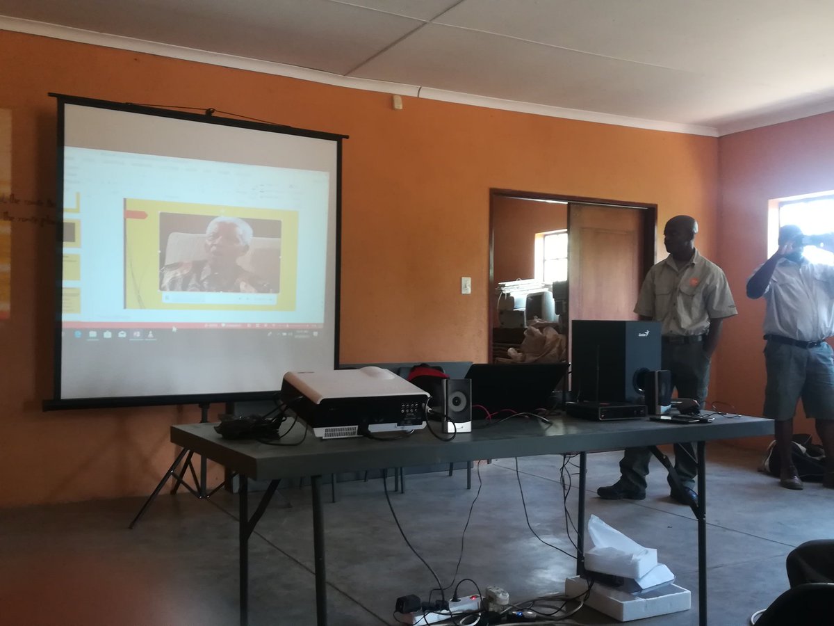 XkalavitoMdluli's tweet photo. #2018Theme (Winning in a work place)#Dumpries @SabiSabiReserve @SandTrust @Yes4YouthZA @GwfOnline #Event #CommonVision #CommunityUplifting #collaboration #Learning #Nurturing #Fun https://t.co/jP4QfrcTpp