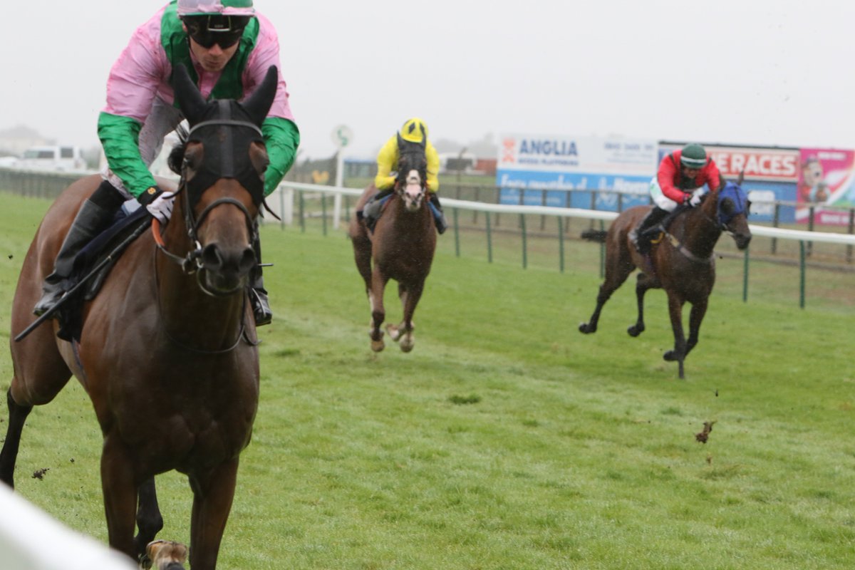 GTYarmouthRaces's tweet photo. MAVERICK OFFICER wins the 16:35 with @JPSPENCER1980 riding for trainer @SimcockRacing!

Congratulations! #YarmouthRaces 🏇 https://t.co/AZY3wfrTtI