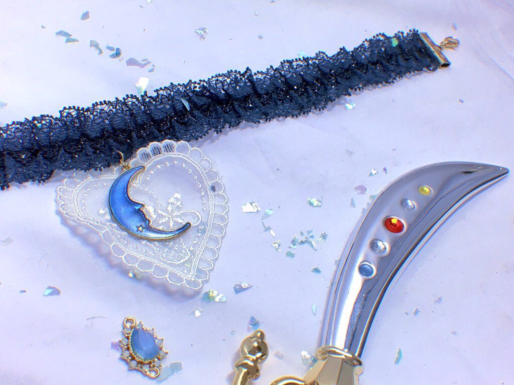 cand_violet's tweet photo. 1. 한 여름 밤의 꿈 (초커)

한낮과는 달리 은은하고 차가운 느낌의 여름 밤 달을 매달고 달빛의 광배를 꿈 같은 느낌의 레이스로 드리웠습니다.
_
17,000₩
_
28cm
_
신축성 있음 

주문 폼: https://t.co/KFEoLBVW4u https://t.co/UtS42Zubtd