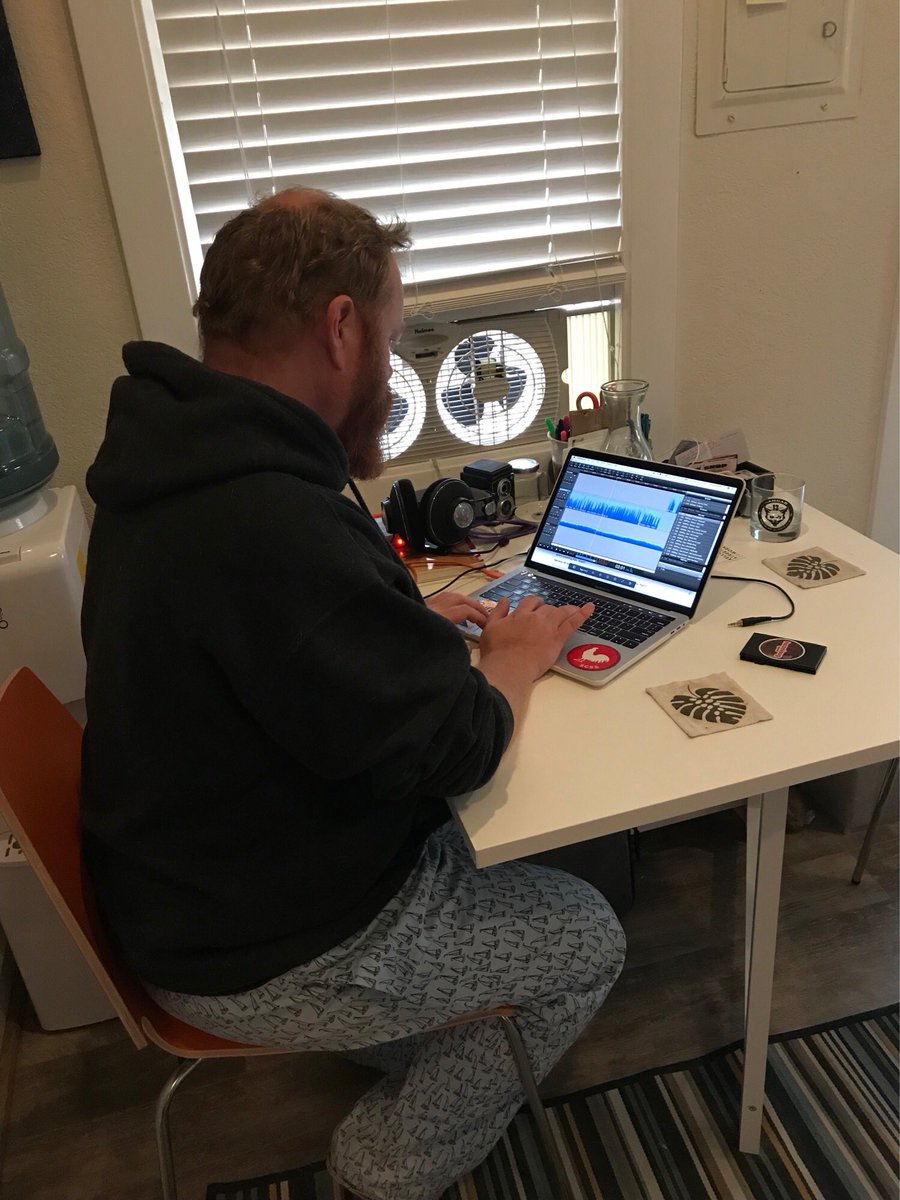 audioagogo's tweet photo. When you’re at 4:15 and there’s only half an hour left in the @IPPkcrw #radiorace

#homestretch #timeforanap https://t.co/mzJffbc4SW