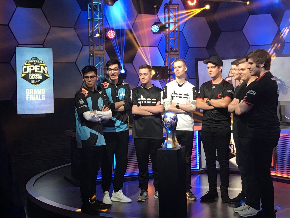 The Universal Open tweet media