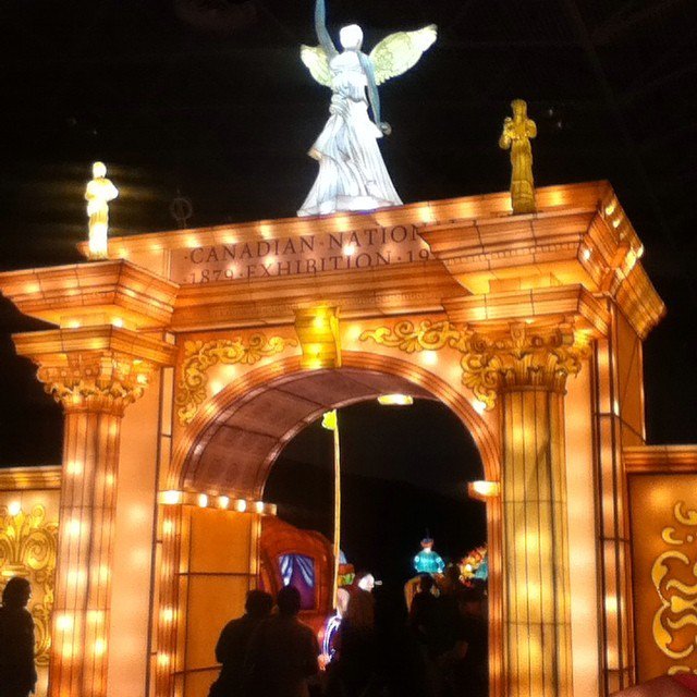 CarolineJBecker's tweet image. Legends of the Silk Road #cometolight @letsgototheex 17 #illuminated #sculpture #installations #create a #kaleidoscope of #colour #CNE2018 #theEx #letsgototheex ift.tt/2BNWIfl