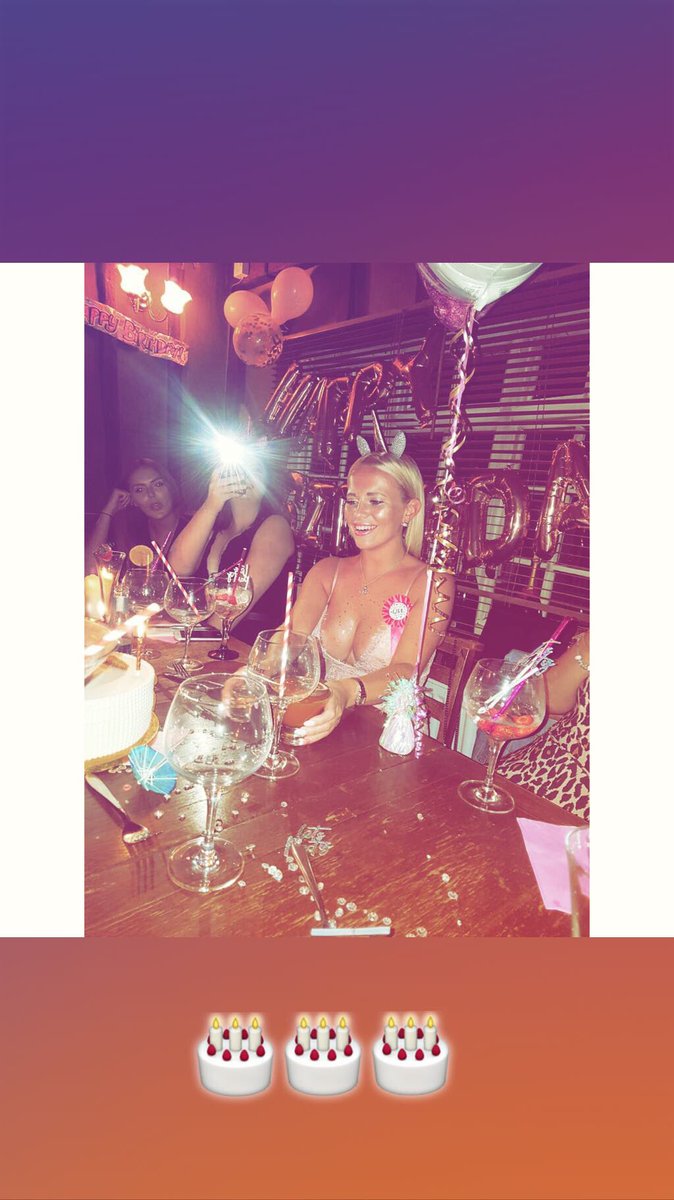 BaileyWhitnell's tweet photo. Had the best evening with these beauties😘🎈 https://t.co/Ynb3klmg7N
