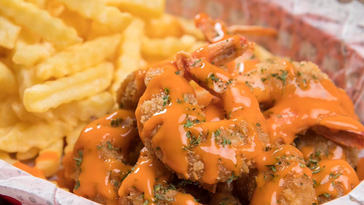 shrimpshacksa's tweet photo. Who is on duty today ?
It’s crunchy shrimp with Buffalo sauce 🍤
.
.
.
.
.
Snapchat: shrimpshacksa
#شرمبشاك #سلطعون #مقرمش #روبيان #شرمب #جمبري #السعودية #الرياض #الرياض_لايف #مطاعم_الرياض #بحري #shrimpshack #shrimpshacksa #crunchy #shrimp #calamari #crab https://t.co/6DsKD7dNwM