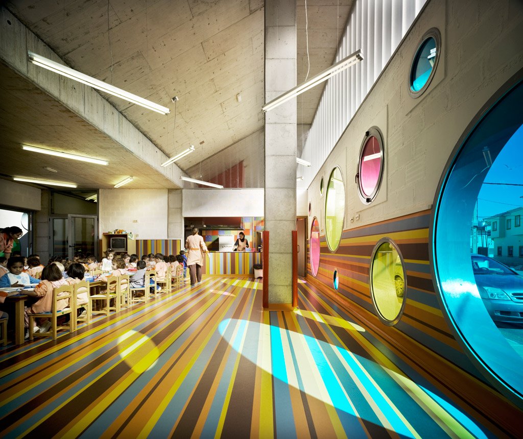 Espacio grandioso que recuerda a #Ronchamp, gran capilla de #LeCorbusier de los años 50. Episodio #7 #podcast 'Una #Guardería Para Leo''#EscuelInfantil Vélez Rubio #GPLpod mtr.cool/yuyzfrf #maternidad #arquitectura <a href="/losdeldesierto/">LosdelDesierto[elap]</a> #fotografía <a href="/DFfotografo/">David Frutos</a> y #JesúsGranada