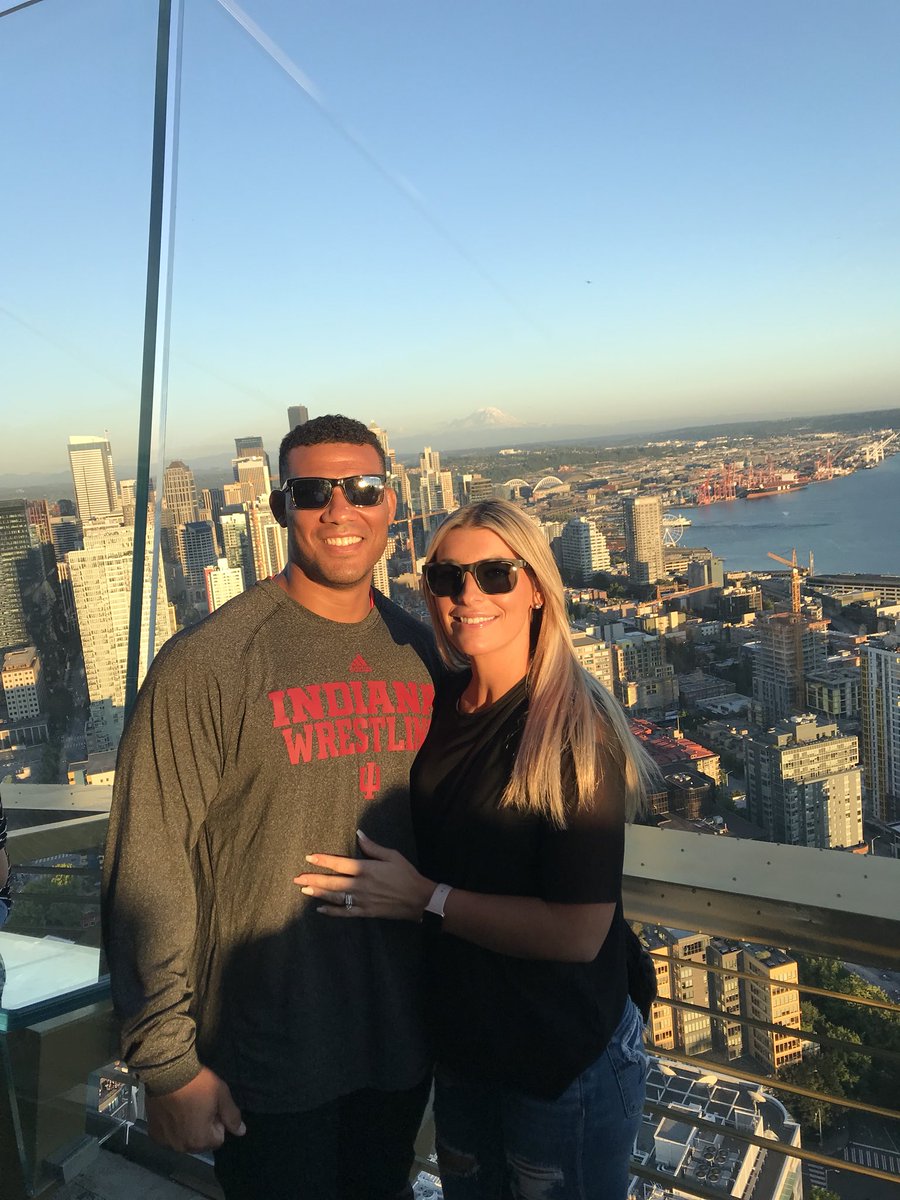Jordan on Twitter: "Forgot about these pictures from Seattle #spaceneedle #wife #seattle https://t.co/vgusLKDgnP" / Twitter