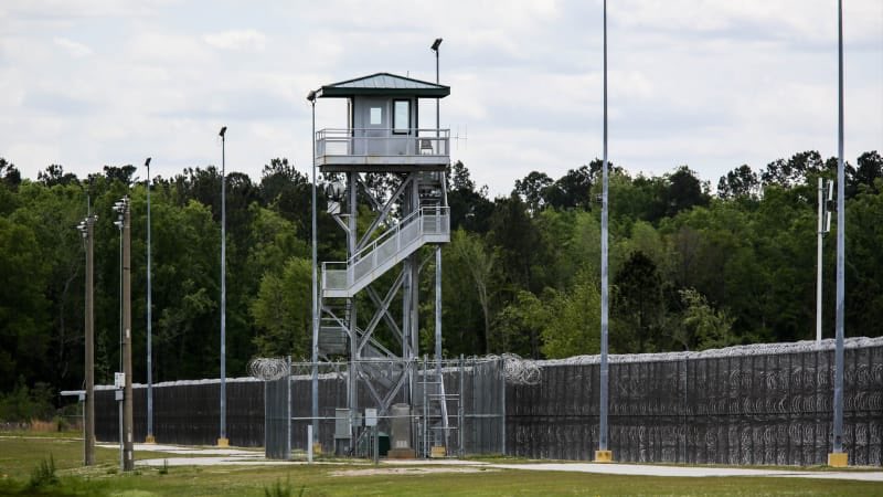 countzpr's tweet photo. For weeks, men and women incarcerated in prisons across the country are on strike--refusing to work, eat, or spend money--to protest inhumane prison conditions and practices, including absurdly low wages and a lack of mental health services. 
#prisonprotest #news https://t.co/SbpPQCtfQG