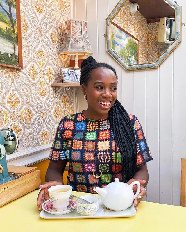 iamkristabel's tweet image. When you get a little too obsessed with @edithshouselondon and start trying to coordinate with the surroundings. 😂 Thanks @theresidents.nz for nabbing the best seats! 😘 #justbehue ift.tt/2Lt1GxN