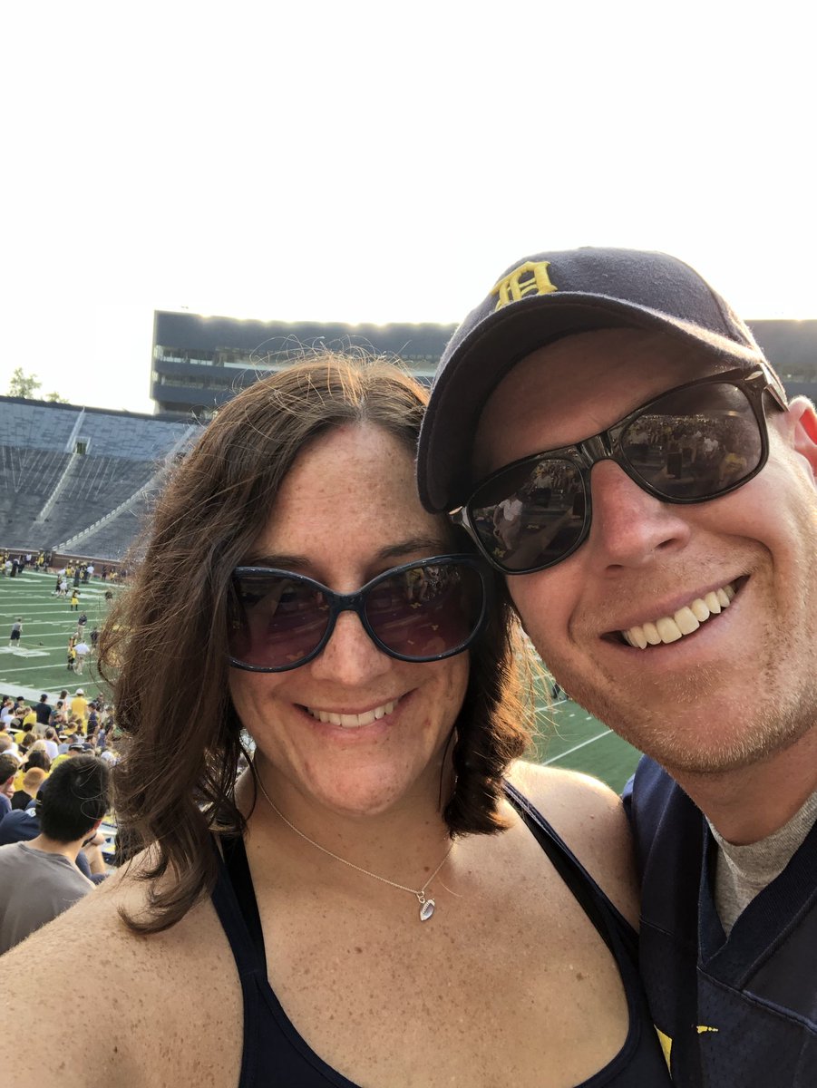 jliddico's tweet photo. Go blue!! #BIGHOUSELIVE https://t.co/yiG4mYhOJ2
