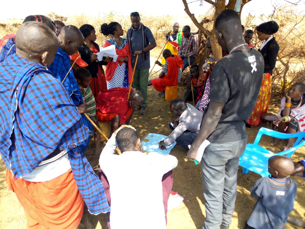 One Health Club-UoN (@ohc_uon) on Twitter photo One of the #OHDemosite2018 team engaging with the local community on matters #OneHealth <a href="/OneHealthW/">One Health Workforce</a> <a href="/OHCEA_/">Ohcea</a> <a href="/mnattimba/">Miriam Nattimba</a> <a href="/williambaz/">williambaz</a> <a href="/abuomokumu/">tequiero abuom okmu</a> <a href="/NjambiMuta/">Diana Muta</a> One of the #OHDemosite2018 team engaging with the local community on matters #OneHealth <a href="/OneHealthW/">One Health Workforce</a> <a href="/OHCEA_/">Ohcea</a> <a href="/mnattimba/">Miriam Nattimba</a> <a href="/williambaz/">williambaz</a> <a href="/abuomokumu/">tequiero abuom okmu</a> <a href="/NjambiMuta/">Diana Muta</a>