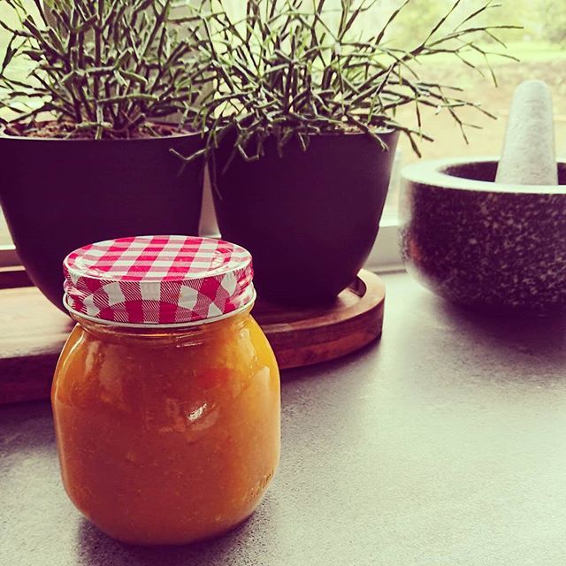acquireperfect's tweet photo. ♥️ Weekend cooking - what to do with a big bag of oranges? Home made marmalade of course, delicious!

#cooking #weekend #jam #homecooking #green #reducewaste #acquireperfectbalance #reducereuserecycle #sustainable #love #earthfocus #nature_perfection… https://t.co/mXPR5mcn8K https://t.co/A5k8Tz6PBN
