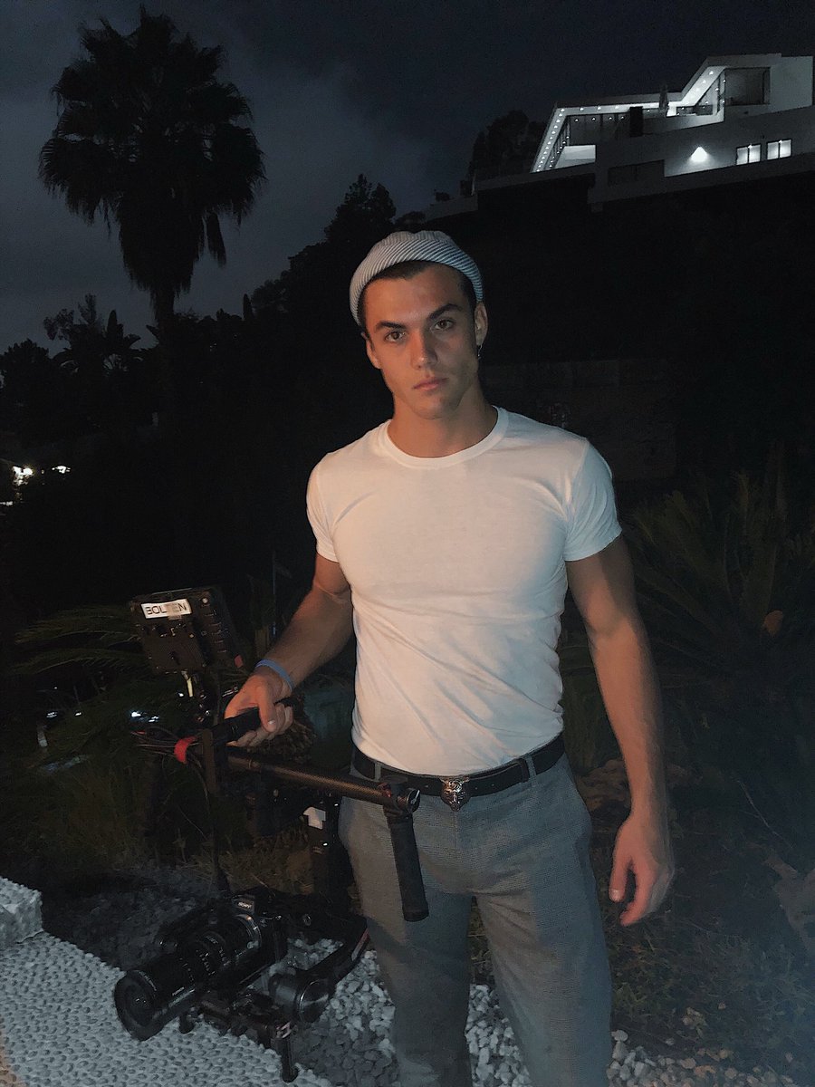 GraysonDolan's tweet photo. 2 AM on set https://t.co/wNhj7t7cys
