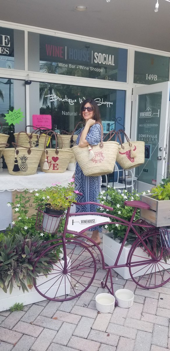 StyleDeVieFL's tweet photo. Here are some pictures from pineapple grove in delray beach ...shop and live "like a local"!

#delraybeach #art #style #lifestyle #pineapplegrove #PICTUREOFTHEDAY #interiordesign https://t.co/7QAPvzlEUH