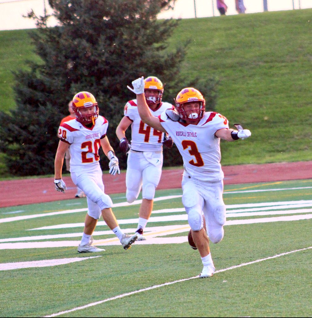 PhotosbyGray's tweet photo. Roncalli tops Gross 35-7 @RCHSPride  @RCHS_Athletics @RCPrideFB https://t.co/b5fZW9Av0u