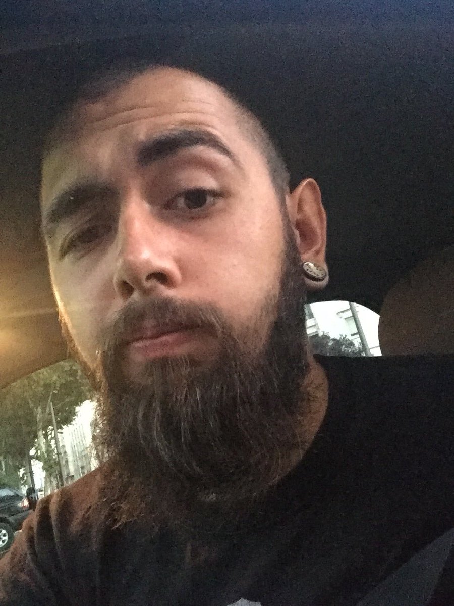 NaadrojViking's tweet photo. @ChauveBurlesque ?????
#postetabarbe https://t.co/LDkFawWp3S