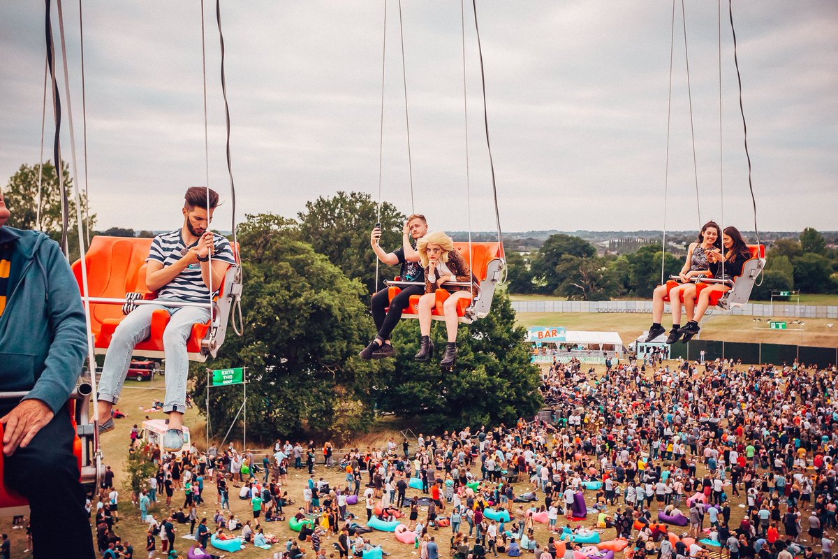 OH HEY <a href="/BLACKHONEYUK/">Black Honey</a> 🎡