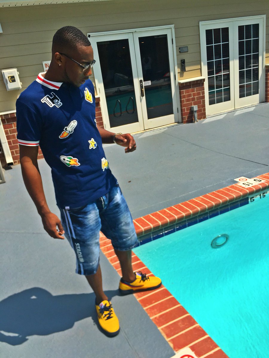 rim_shaker40's tweet image. Run to the money💰 like it’s a race🏁, Don’t need you baby, you can be replaced👐🏾 🤷🏾‍♂️😌 #ATL #Vacation #Hoodwolf