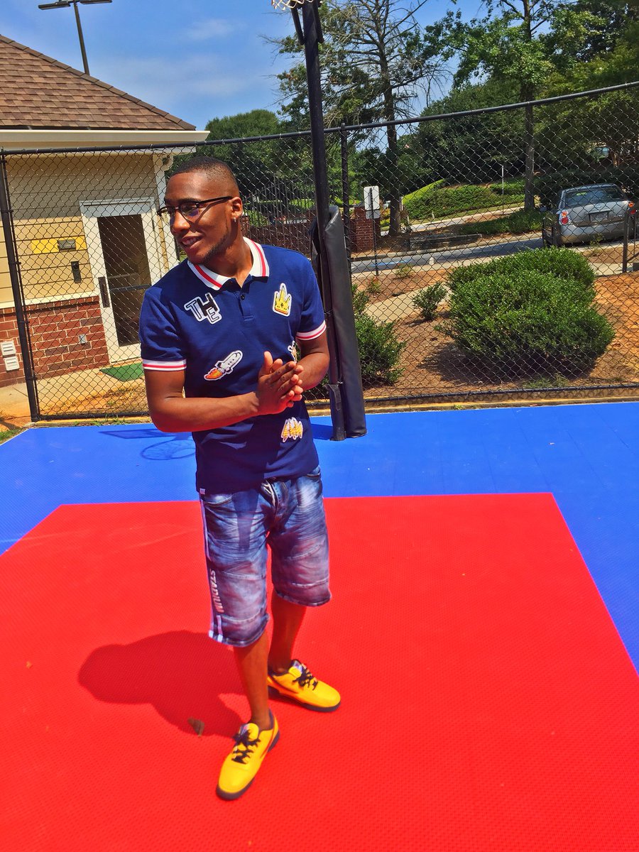 rim_shaker40's tweet image. Run to the money💰 like it’s a race🏁, Don’t need you baby, you can be replaced👐🏾 🤷🏾‍♂️😌 #ATL #Vacation #Hoodwolf