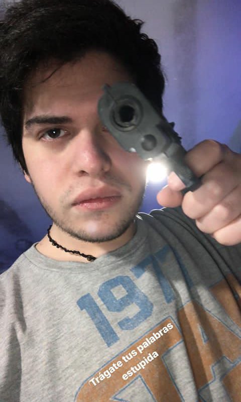 MacarenaBordon1's tweet photo. @Pedrito_Vm Te voy  dar un tiro Pedro.
Que decís? https://t.co/m1JmIdmEKB
