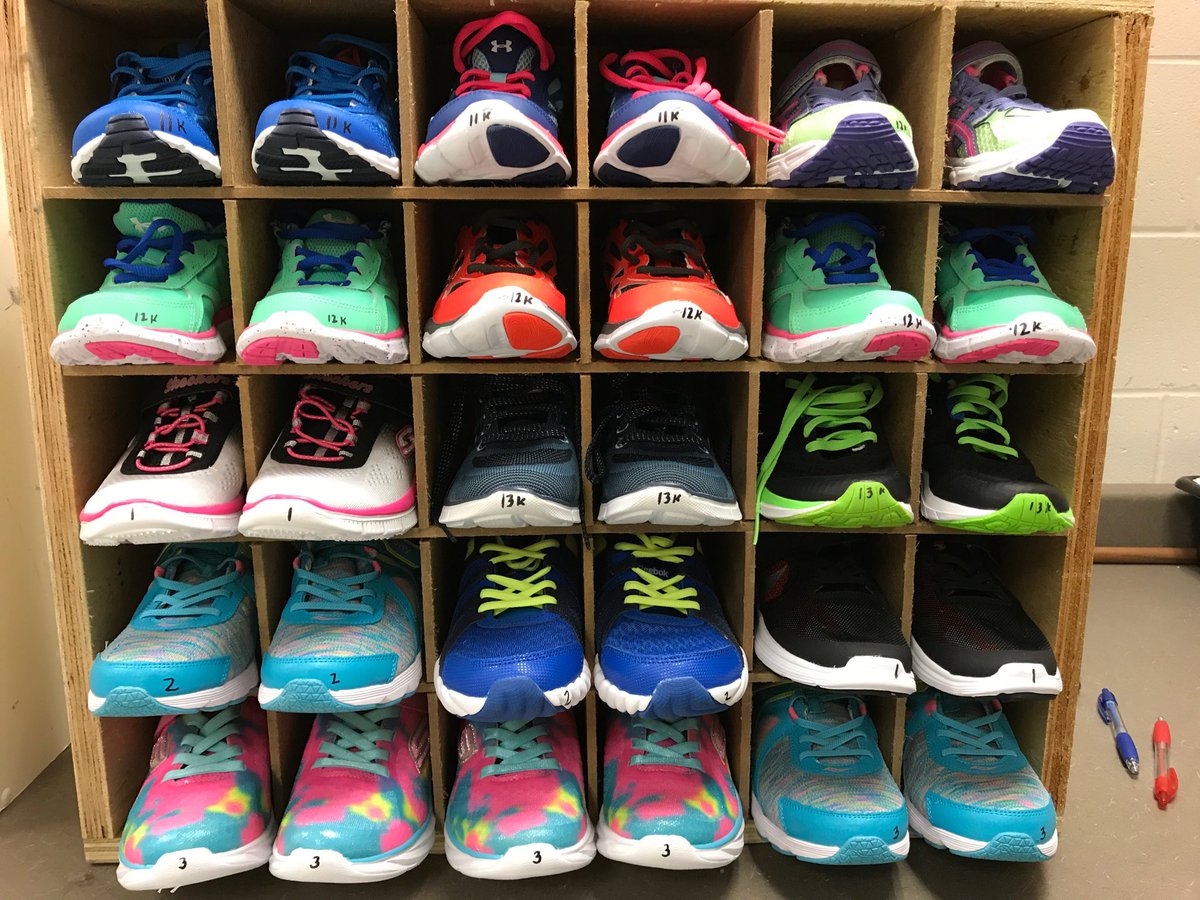 BennyBeans34's tweet photo. No shoes for Phys ed? No problem! Thanks to @HaltonLearnFDN for allowing EVERYONE to be able to participate in phys ed class! @CoulsonPS https://t.co/dvXYCdNPIW