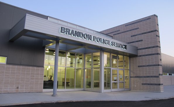 QCountry91_5's tweet photo. Running into the #Brandon Police station when you have numerous outstanding charges will only get you arrested... again. That's what one local woman found out this weekend. https://t.co/udIvRP8ffN #Westman #bdnmb https://t.co/D2rpCZmc4o