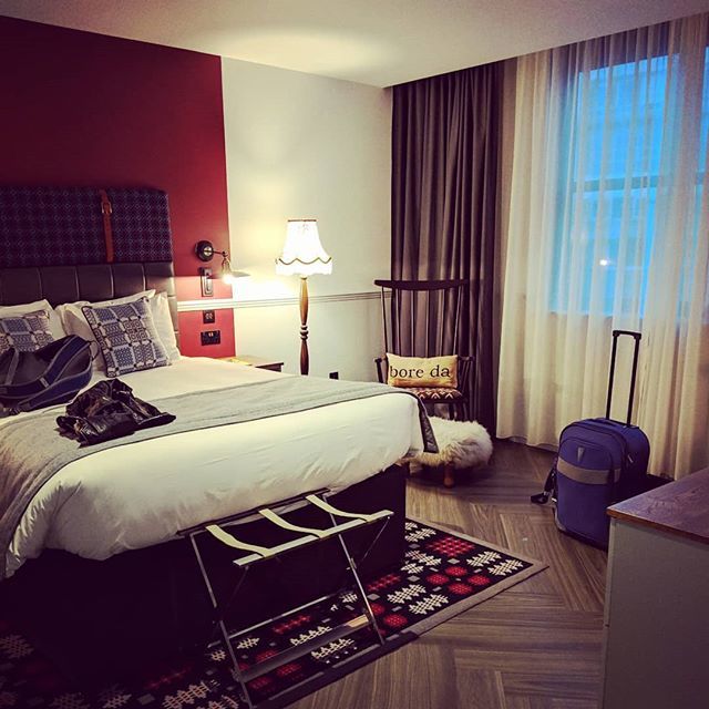 CaseyRain's tweet photo. Hello hotel! A nice spot to call home for a while. #cardiff #hotel #hotelswag #hellocardiff #wales https://t.co/eCKfKqdrrJ https://t.co/q3uKt3sLQB